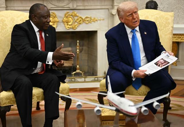 特朗普称，俄罗斯不该被排除出G8，G8比G7好。他还声称，若无美国的参与，G7和
