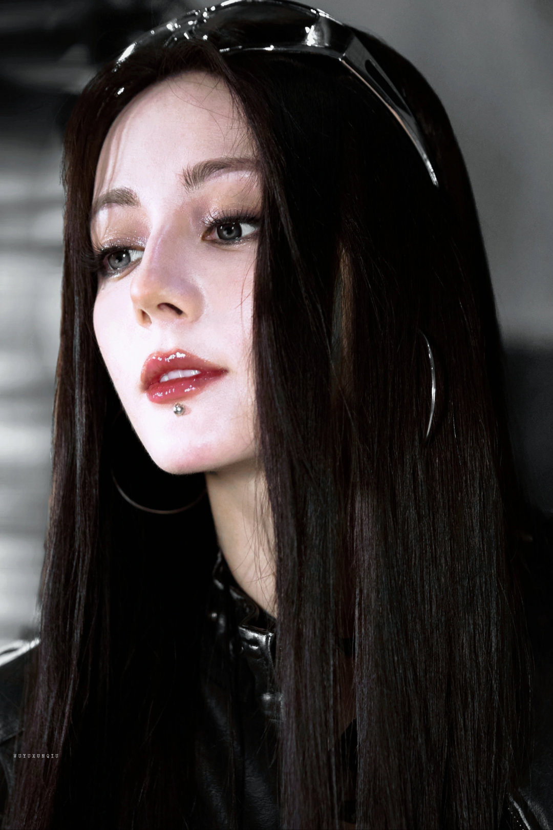 迪丽热巴  人类死在，宇宙代码的最后一行。 ​​​