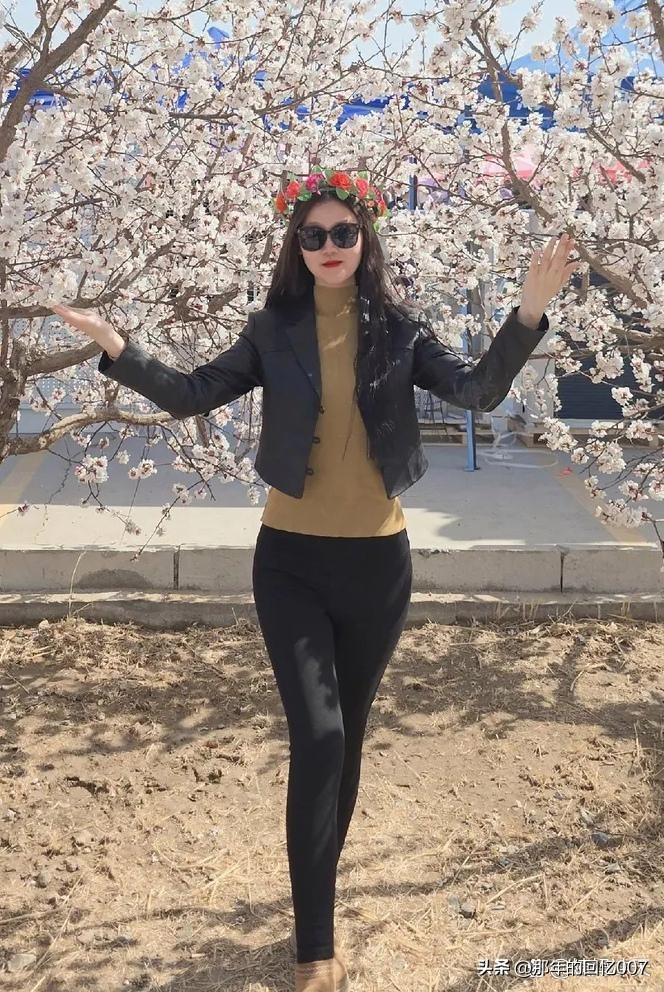 樱花树下，绽放春日光彩！🌸🌸