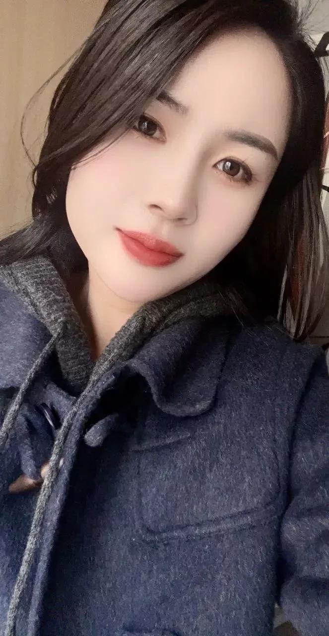 我和老公都是奔五的人了，目前没有存款，在这个城市没有买房，一直租房住，好在儿女都