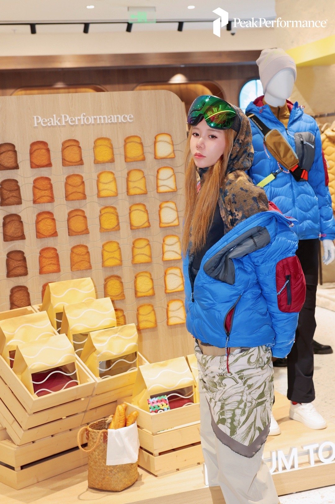 风格老友记～ 在雪季之前，来到了Peak Performance上海嘉里中心店，