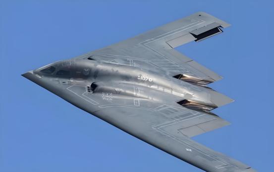 外媒曾宣称：B-21可自由进出中国，并随意轰炸，中国根本拦不住！
 
B-21确