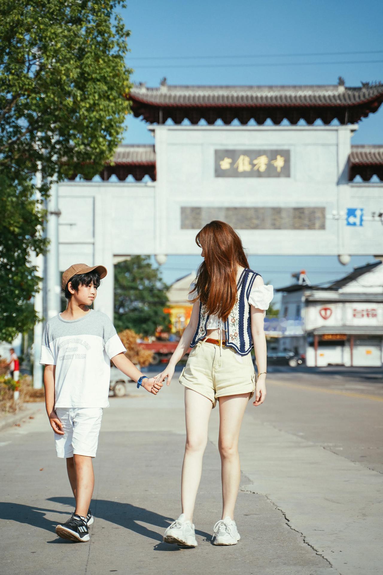 靖江，不止有肉脯！相信提到靖江，大家第一个便会想到靖江肉脯，这一特色美味，已然让