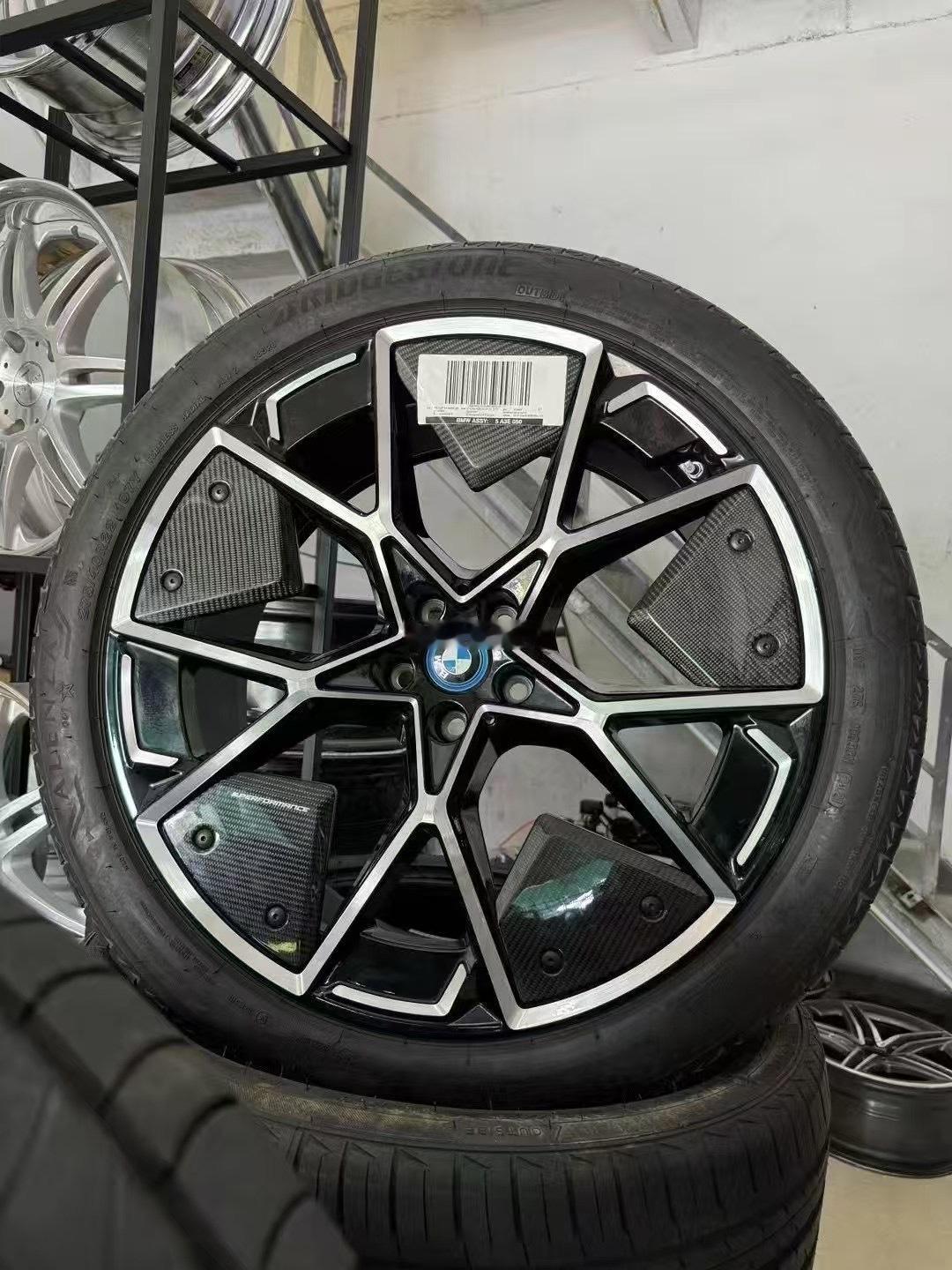 22寸宝马ix BMW 碳纤维 原厂正品拆车 意大利制造，轮毂数据：22寸 9.