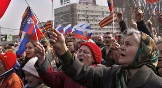 苏联当年感觉自己千秋万代了，为了掺沙子，就把顿巴斯和克里米亚给了乌克兰，还把哈萨