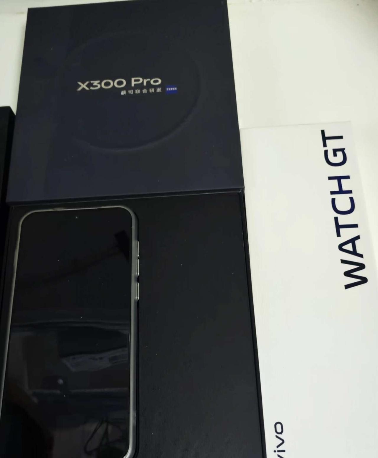 高考完买的新手机
大家都用的vivo多少呀新手机 vivo数码科技拍照