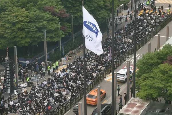 6月7日，三星电子的员工刚刚举行了该公司1969年成立55年以来的首次罢工。主要