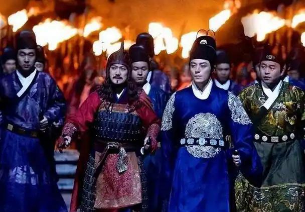 1460年4月，石亨以 “谋反罪” 被打入牢狱，他仰天嘶吼："狡兔死走狗烹。" 