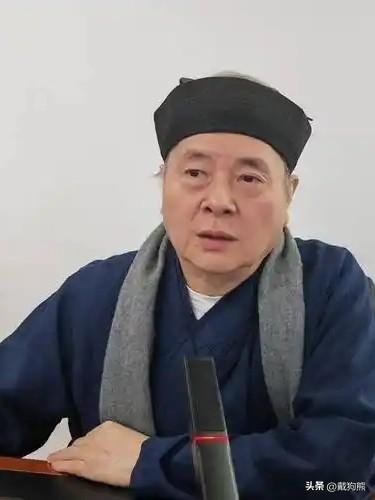 张高澄从博士转变为道士，他并不是看破红尘，而是事业一帆风顺，是自己喜欢才选择这种