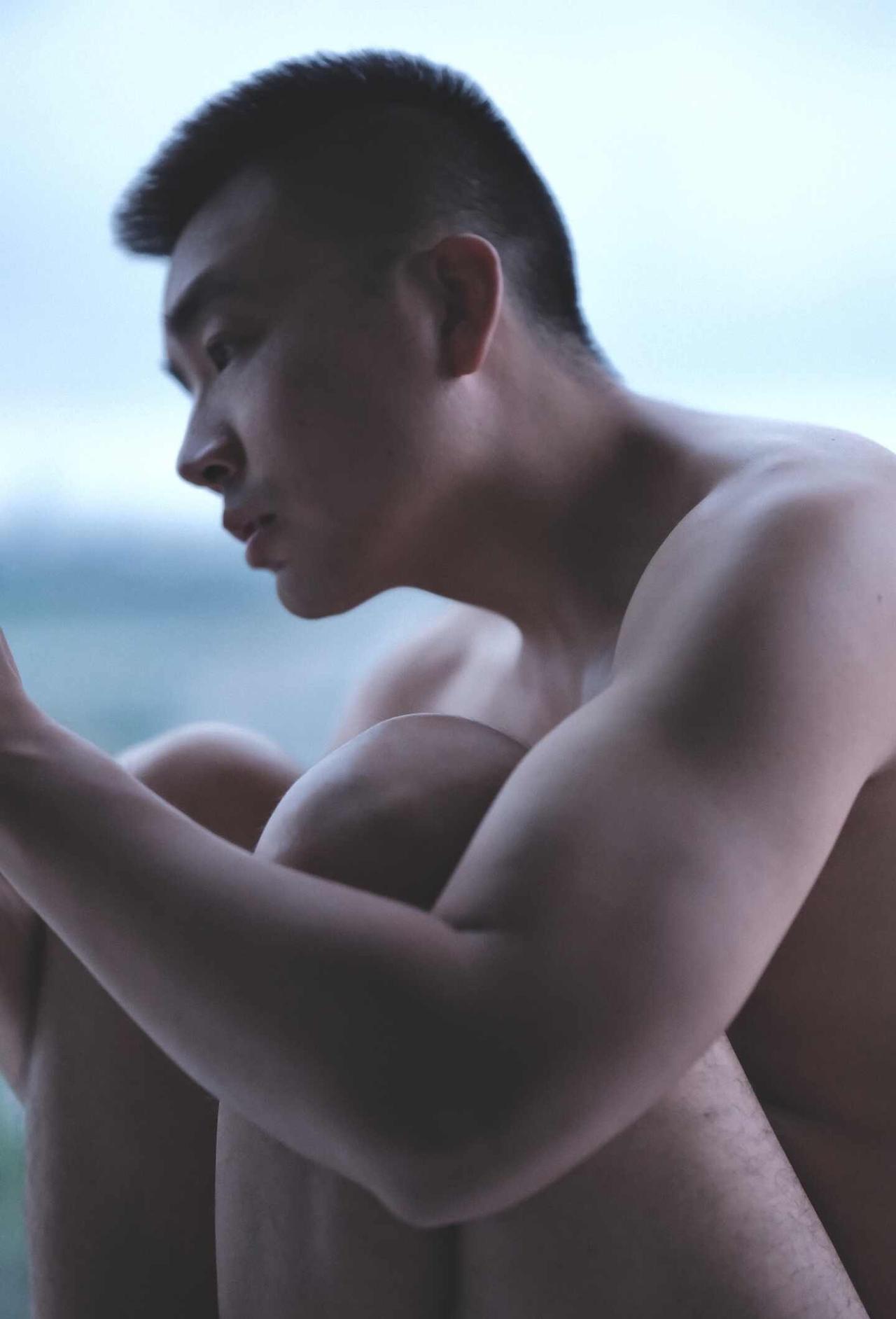 后来我不再拍天上的云了
不是云不好看
是看久了 总觉得他们要散
天晴了很多次 我