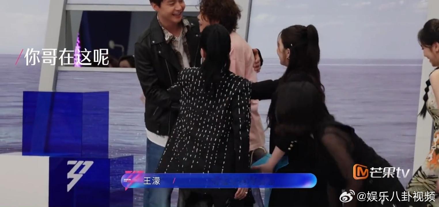 别人紧张备战，马天宇悠闲接梗，这状态不愧是老综艺人了。马天宇太火了对不起乘风20