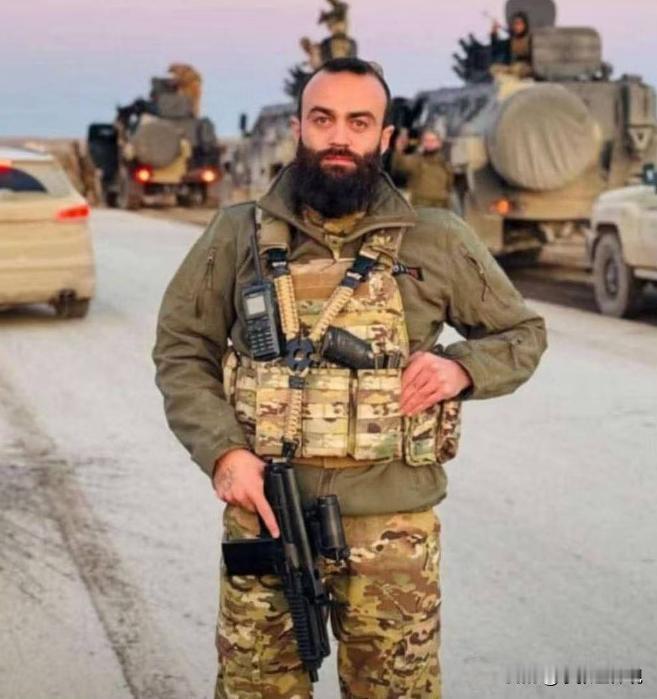 谁也没想到，朱拉尼大帅手下的得力干将，居然会阴沟里翻船，栽在一台不起眼的收音机上