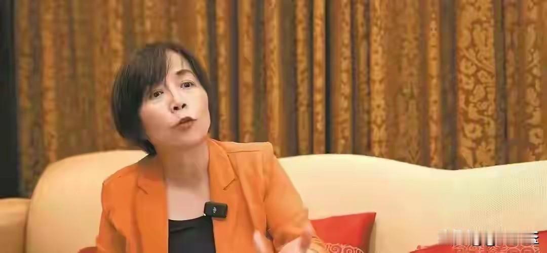 5月6日，黄智贤居然站出来跟进赵少康的言论，并且直接对季麟连出手了，宣称季麟就是