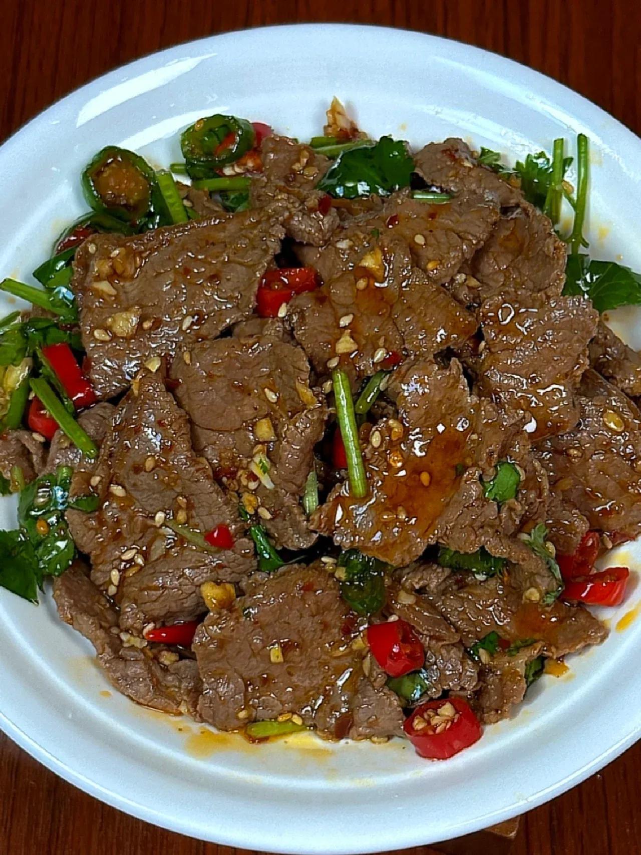 上桌秒光！香嫩爽滑！无敌下饭的香菜拌牛肉|||凉菜太适合夏天了，几分钟就能搞定一
