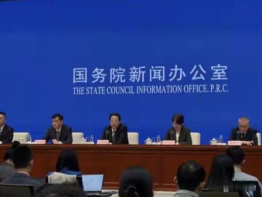 国家发改委提出制定实施扩消费“十五五”规划，着力让居民增收敢消费，这一举措精准切