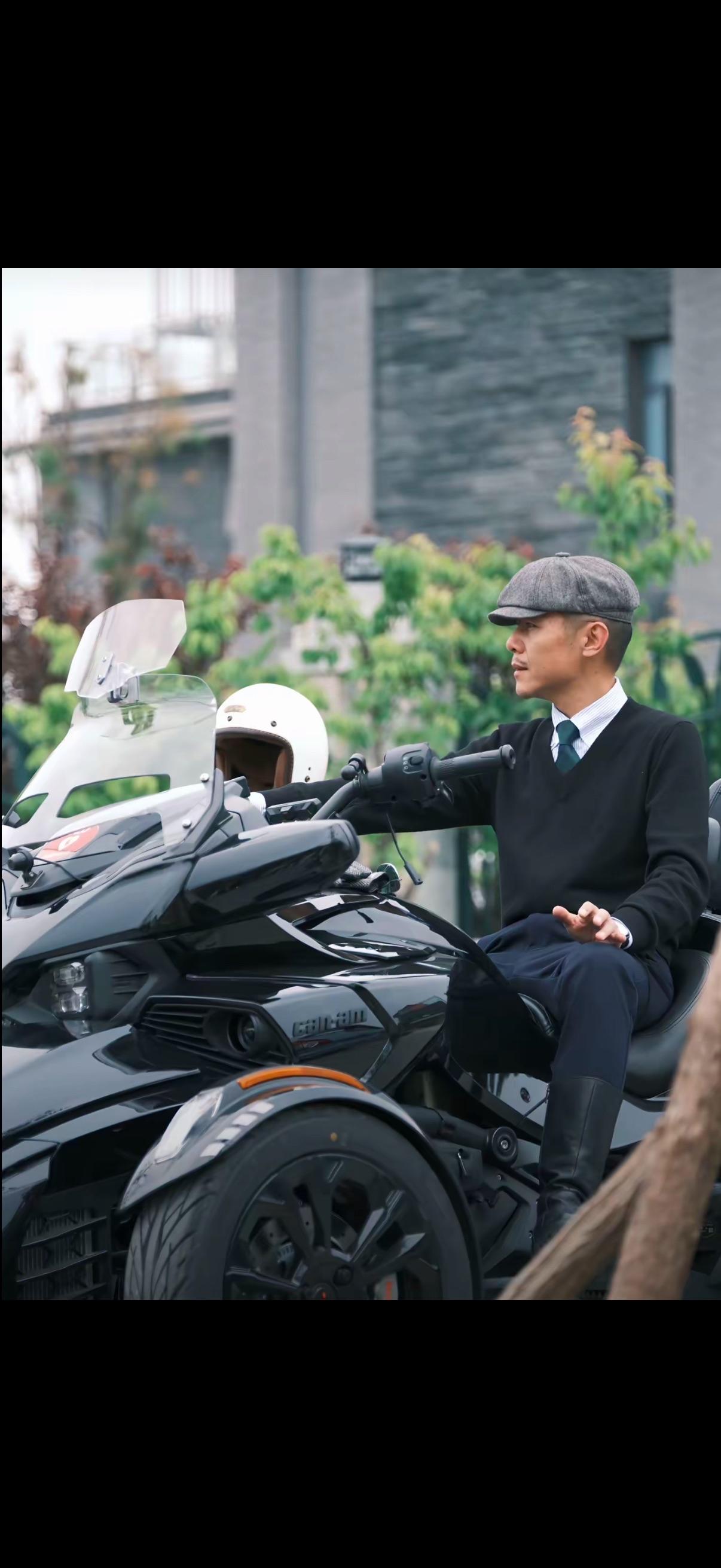 女生：大冰哥，我结婚后就当了全职妈妈，照顾孩子、做家务，每天从早忙到晚。可每次找