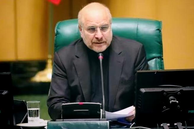 伊朗议长放话：想拿枪顶着我们谈判？门都没有！

伊朗那边又硬气了一回。议长卡利巴