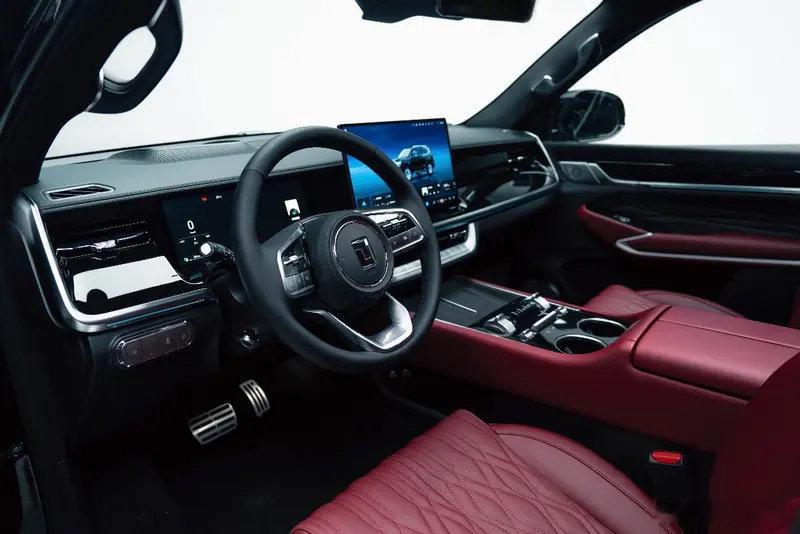 全新坦克 500 黑武士车型正式上市，首批限量 500 台。新车延续硬派越野黑武