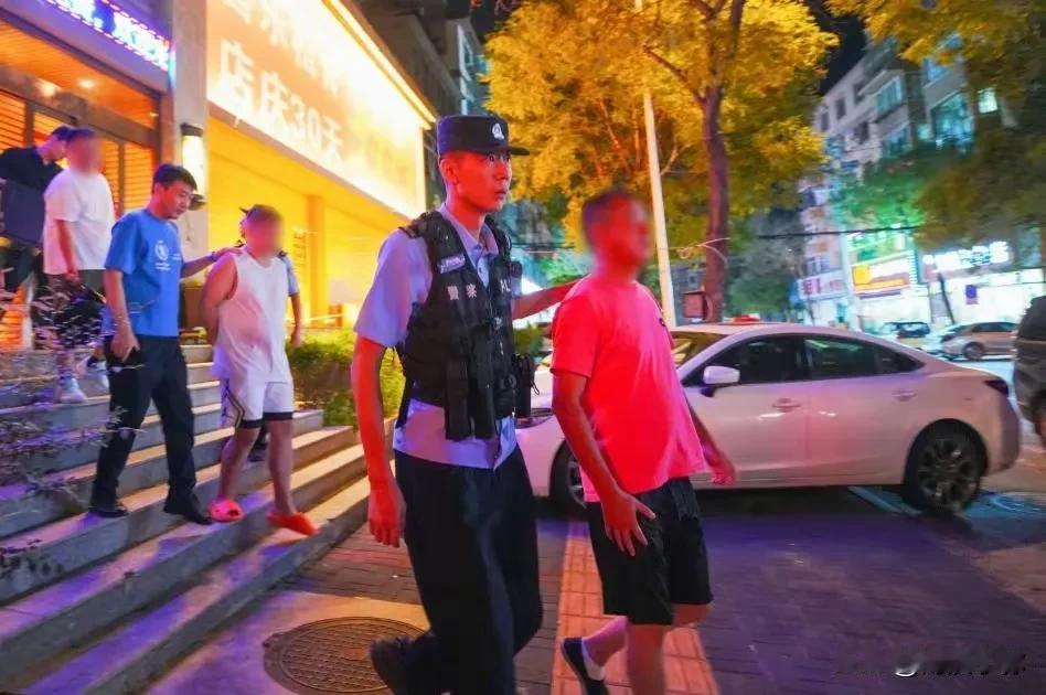 大连市公安局“秋冬攻势”行动：守护平安，共建和谐社会

近日，大连市公安局正式对