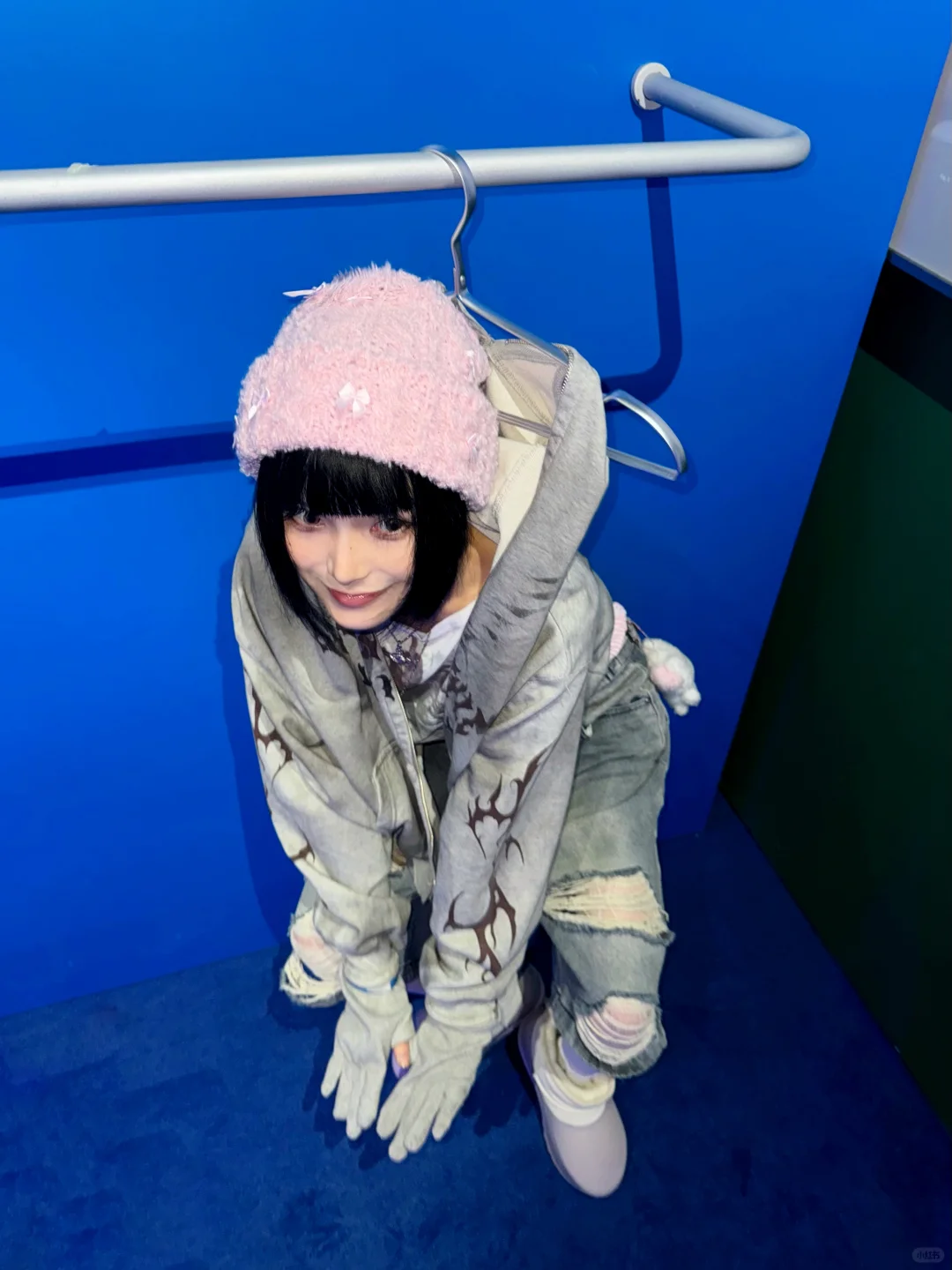 外面太冷了，把我挂进衣柜里吧！