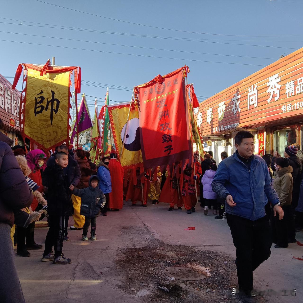 挣钱的最终目的就是为了让自己和家人更有尊严的活着。现在的大环境不好，普通人的挣钱