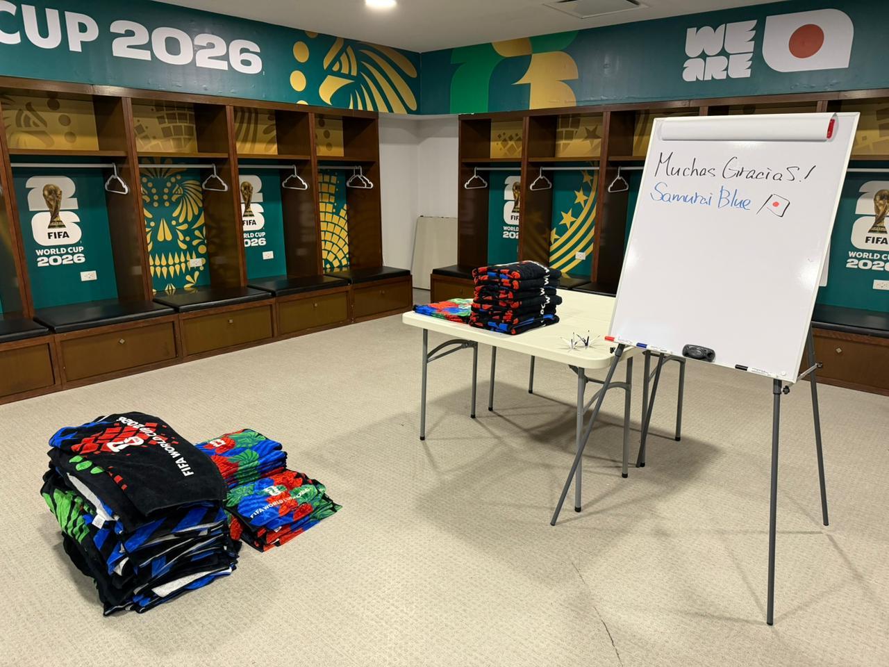 サッカー日本代表世界杯 “Muchas gracias”日本代表离开墨西哥蒙特雷