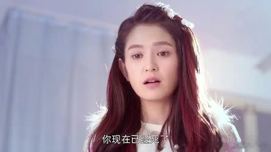 灵魂摆渡十年 娅的人设没写好，已经成个人妻了，整体很丧，没一二季那种活泼潇洒感了