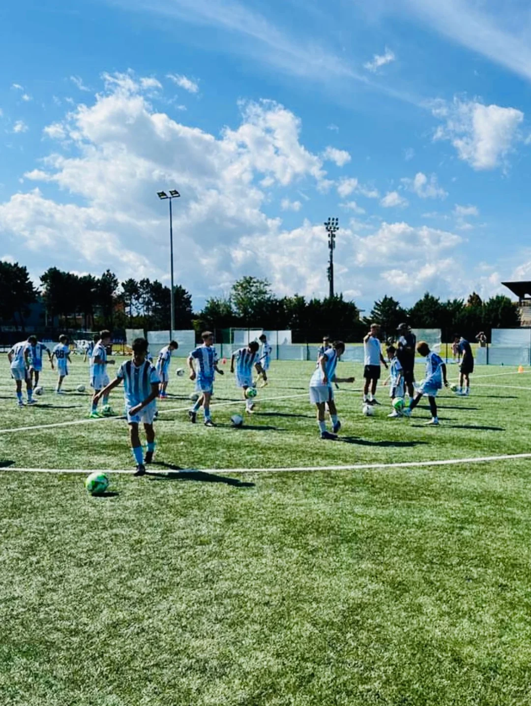 低级别联赛球员跟精英级⚽到底差在哪儿🔑
