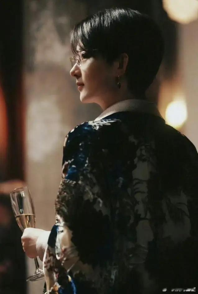 《酱园弄》上流媒体了赵丽颖口碑翻转，现在很多人觉得她台词说的很好，当初电影上映的