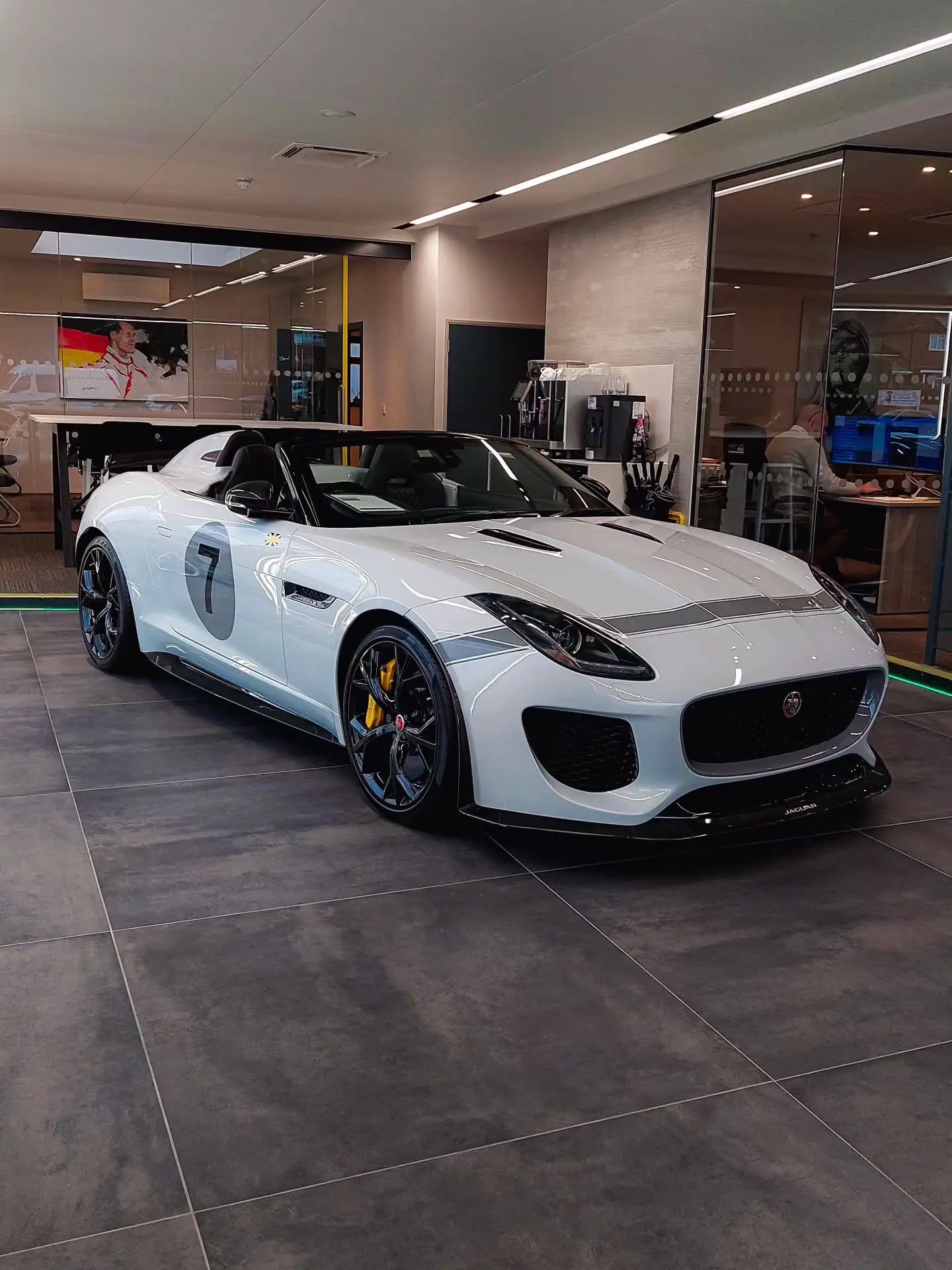 V8-Jaguar Project7。