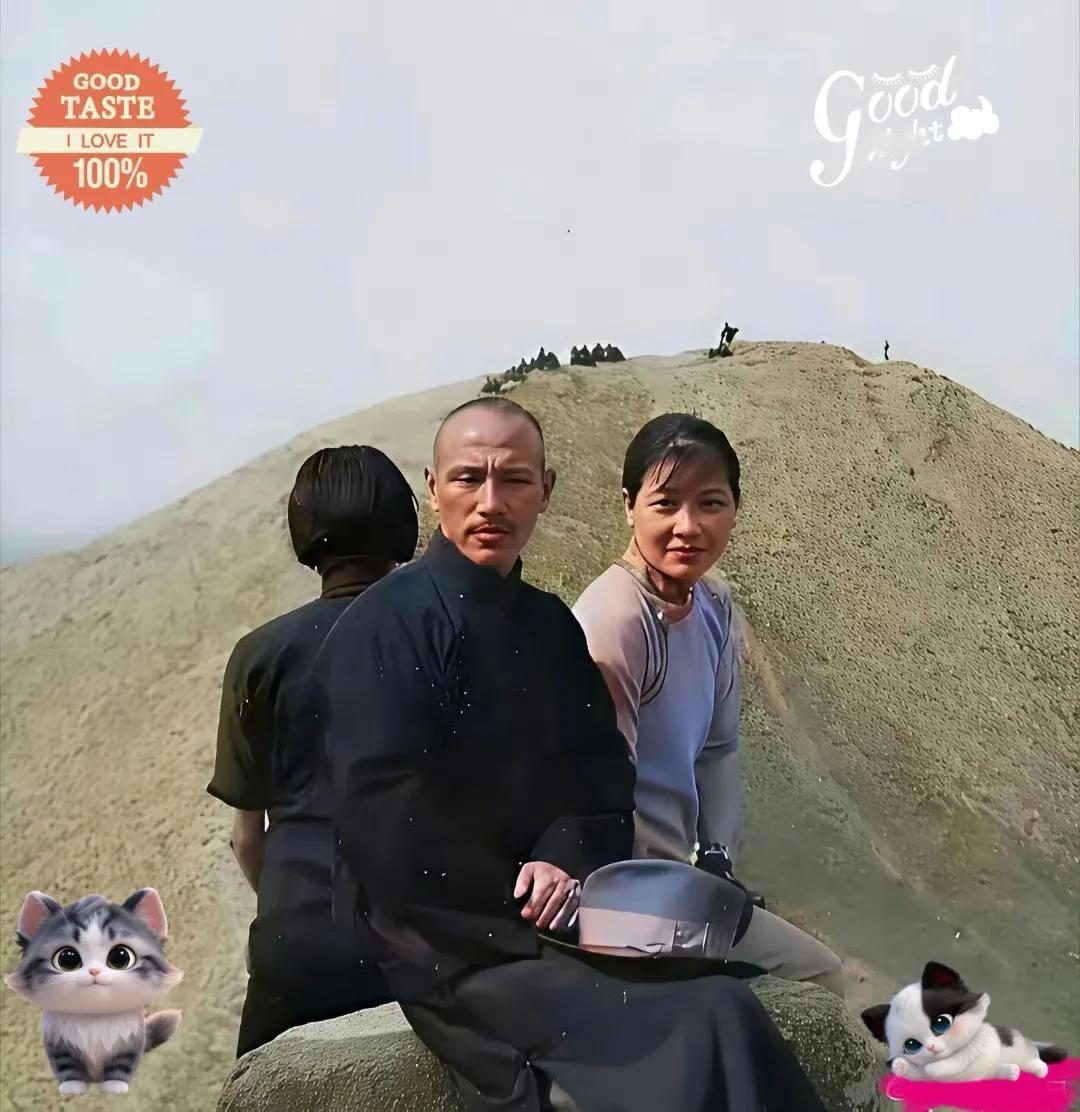 抛开人品不谈，宋老三确实还比较上镜！
看起来落落大方，大家闺秀，气质满满。
据说
