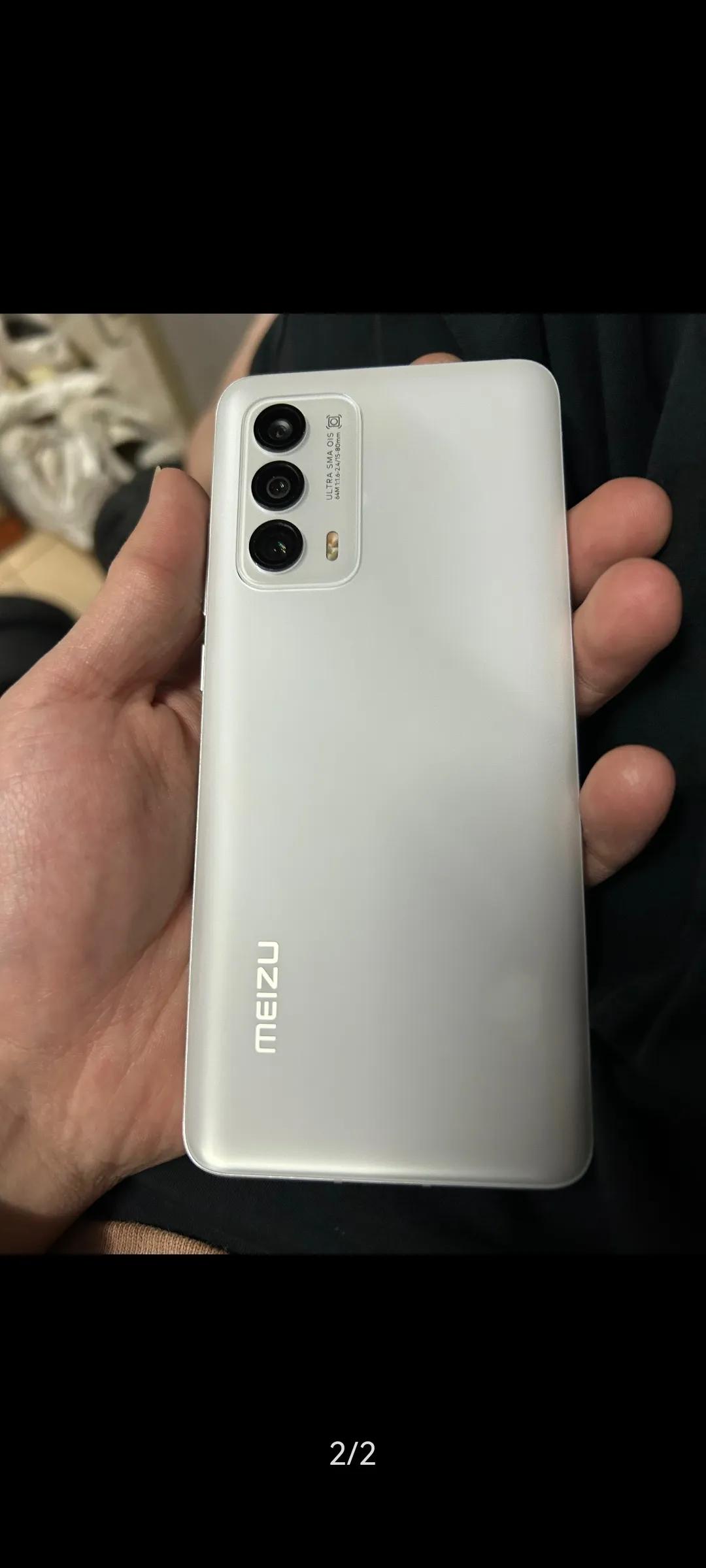 轻薄颜值手感都在线，屏幕也不错，flyme也是比较丝滑，而且它还是唯一一台三零的