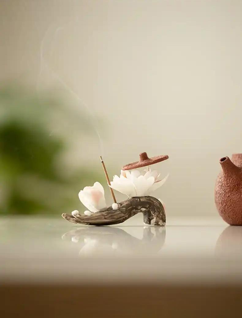 你把所有赌注押在挣钱上，却忽略了真正让你破产的漏洞。
钱是盔甲。
它最直接的好处