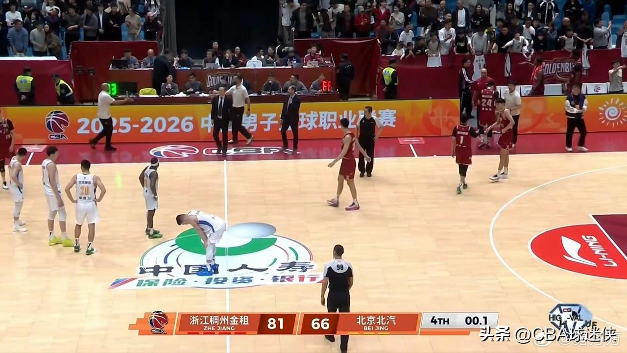 陈盈骏被罚下，杰曼15中4，麦基5失误，双塔丢了17个前场板……

北京男篮全场