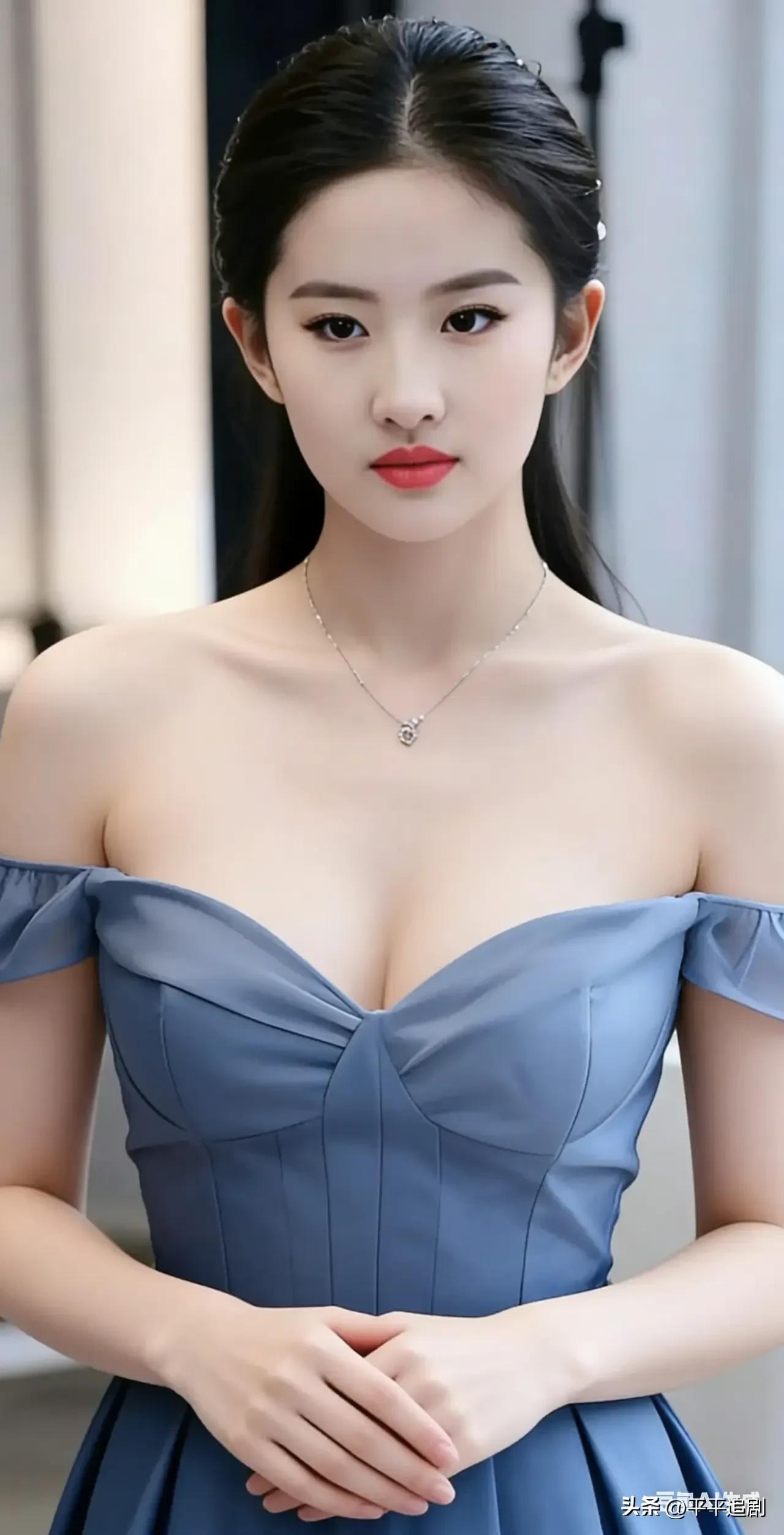 什么样的女人,最有魅力?
雾蓝色露肩裙勾勒出温婉线条，
盘发与细钻项链衬得端庄又