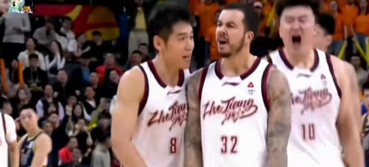 昨晚cBA有三场比赛，每场比赛的结果都是暴冷，比赛真是太精彩了。
广东主场87: