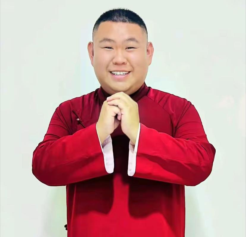 【张伯鑫爱徒下场回应，疑似证明张伯鑫和让嫂的关系，你怎么看？】
近日，有网友刷到