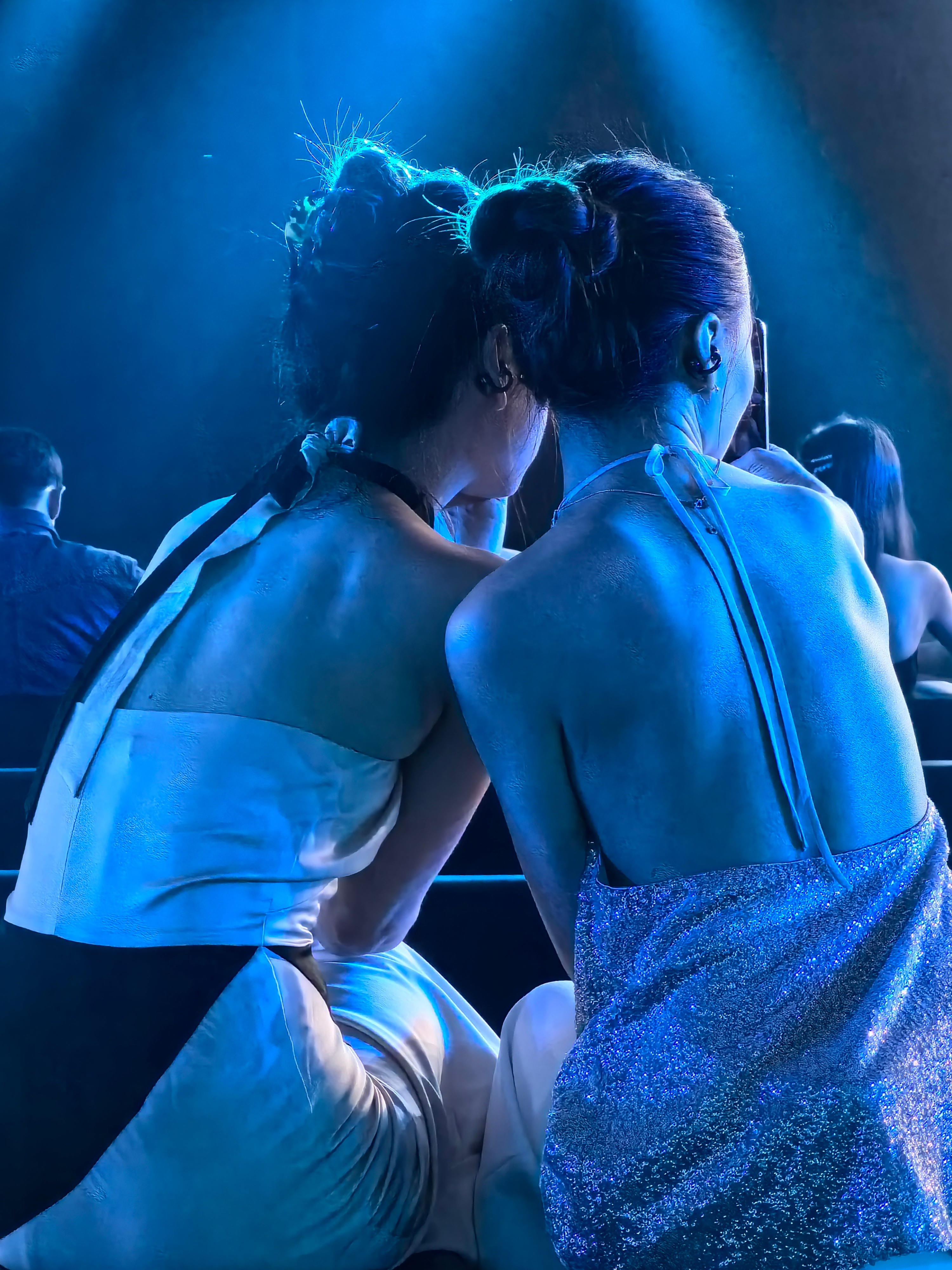 #做早饭时想# 【过度商业炒作背后是家破人亡】sora发布，其实作为一个产品，我