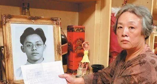 1997年，士兵江国庆强奸女童被判死刑，枪决前江国庆咬牙切齿地诅咒说：“人不是我