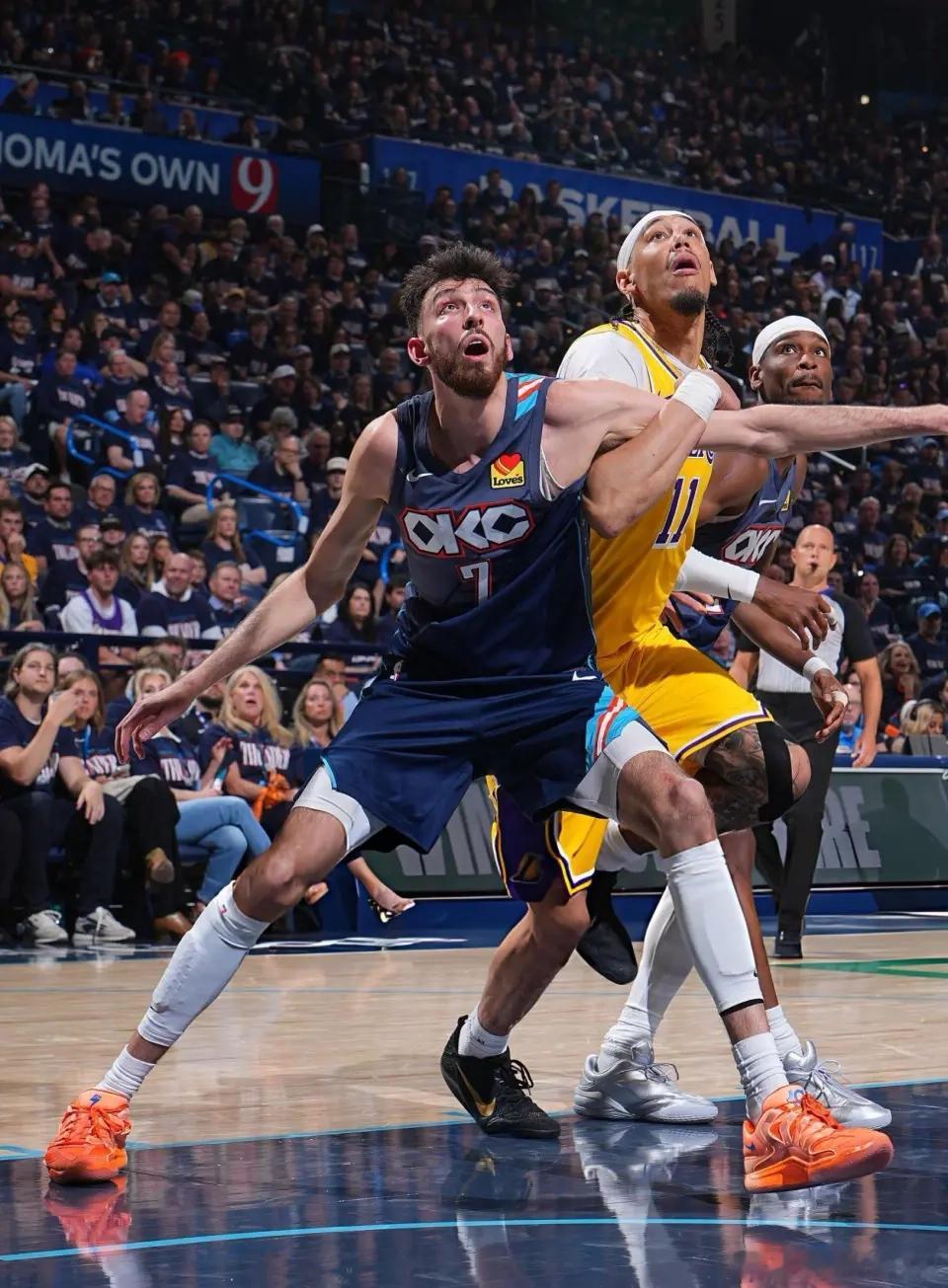 北京时间5月8日，NBA季后赛继续进行。在今天一场西部半决赛中，湖人队继续客场挑