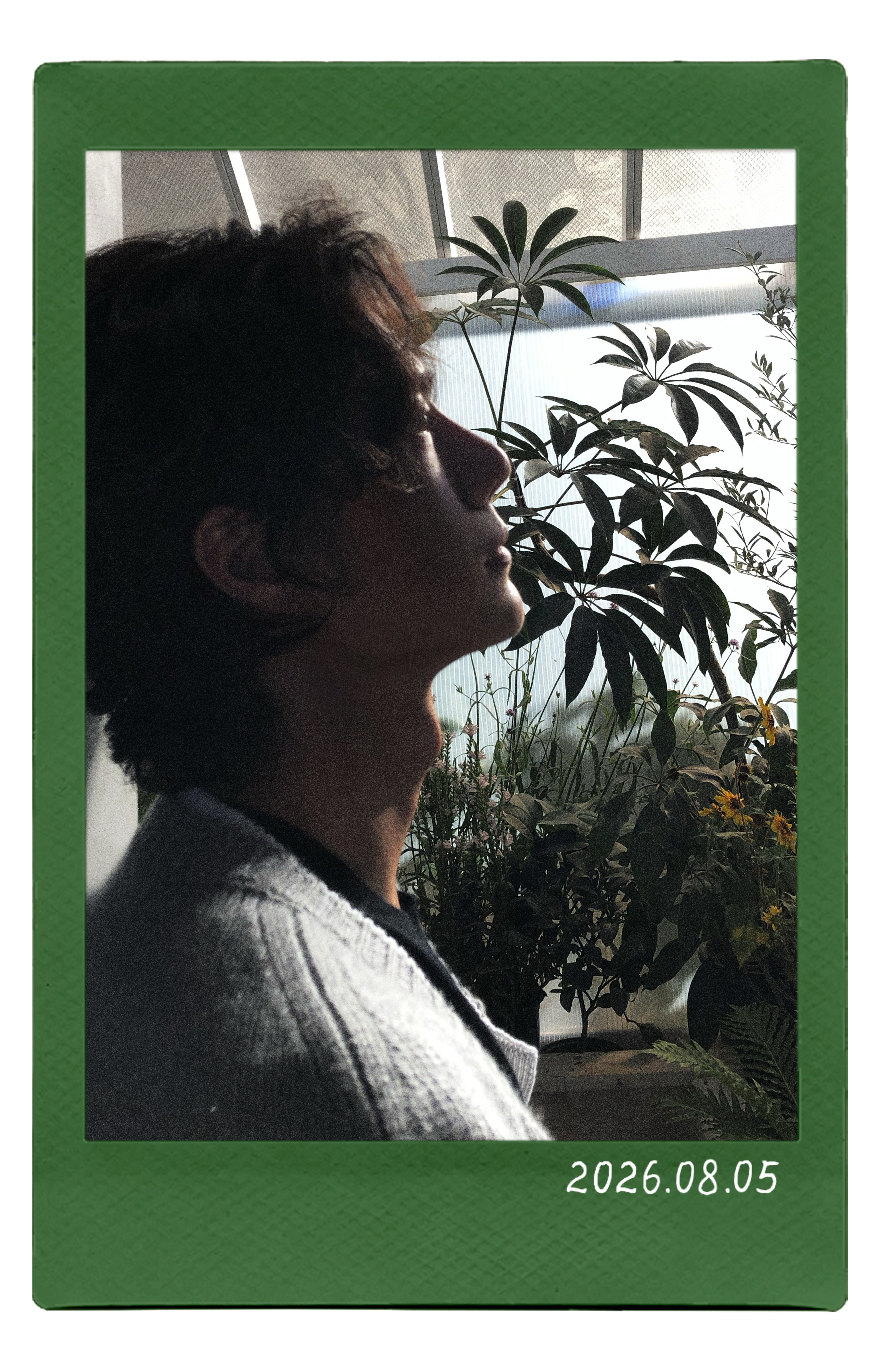 ，能自己发一条吗？保姆是保姆，你自己是你自己。发一条只看见屁股的爬山视频也行。（