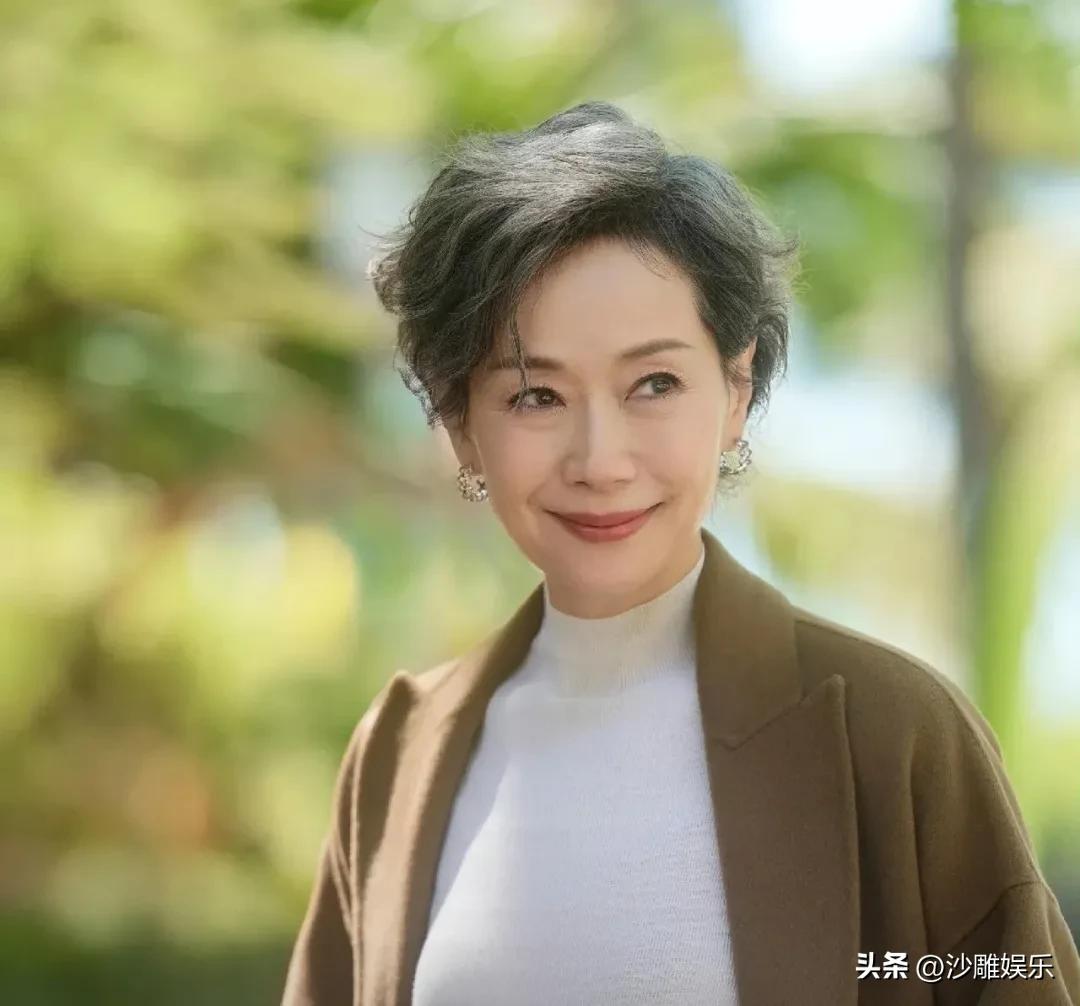 叶童，太激动了！

3月14日晚上，谁能想到，冲上热搜榜的既不是小鲜肉塌房，也不