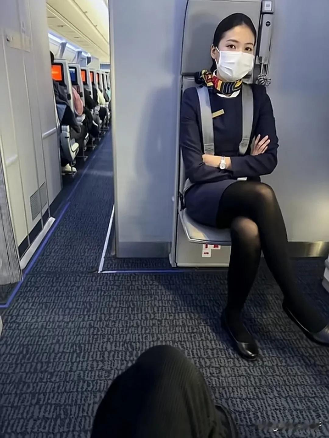 空姐为啥用这种眼神看着我？