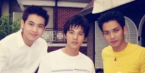 我敢保证，他们几个中间至少有一个会是你曾经喜欢过的…

这是一张很早以前的合照，