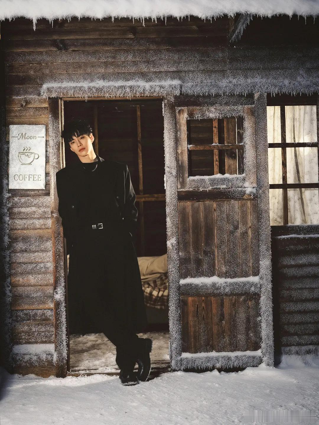 北京初雪明星的营业图，何与、胡连馨儿，张雪迎，黄杨钿甜 