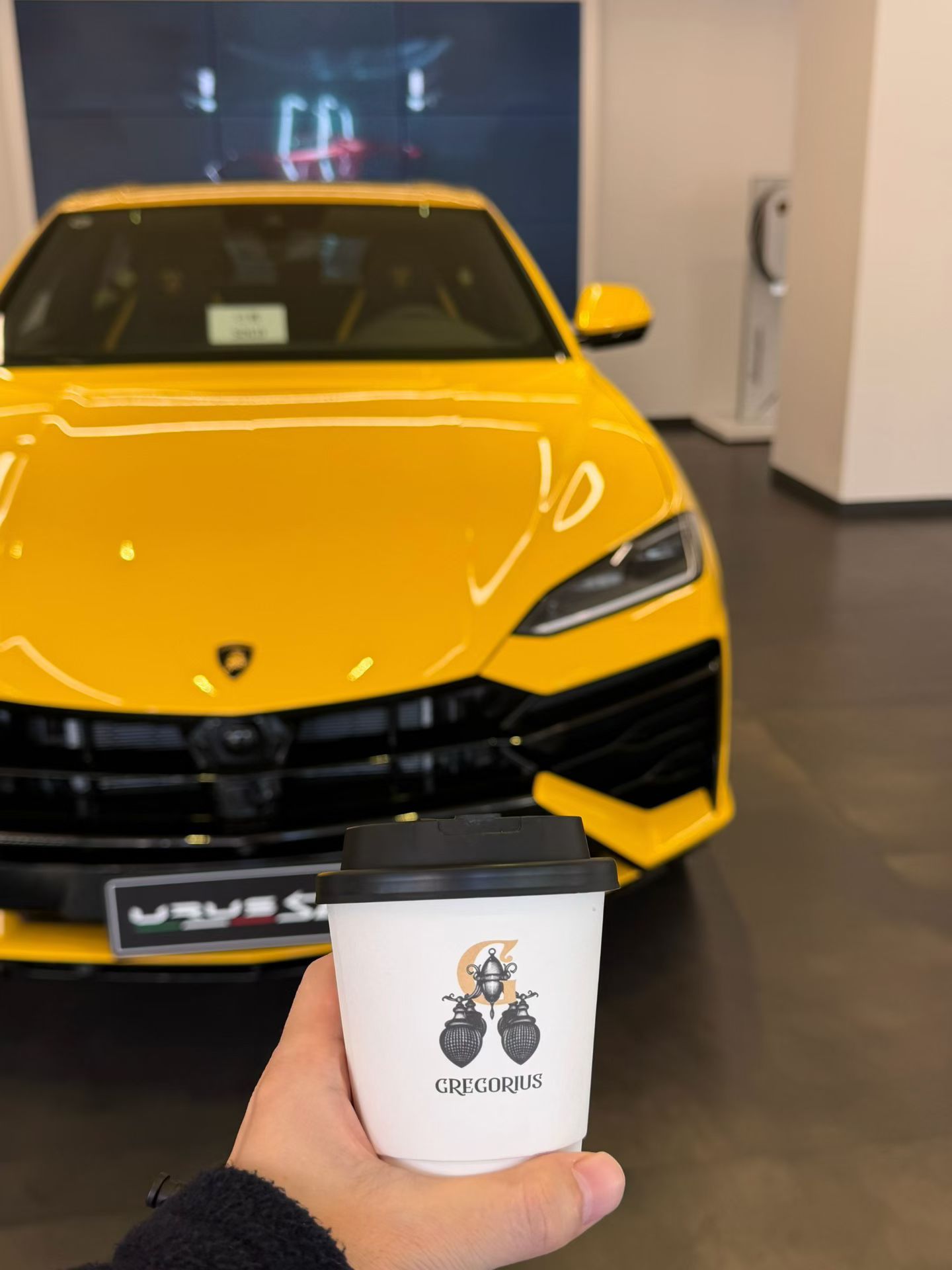 消费市场很残酷，自媒体加速了新车市场的内卷，二级市场新车销售许多人都没有了机会，