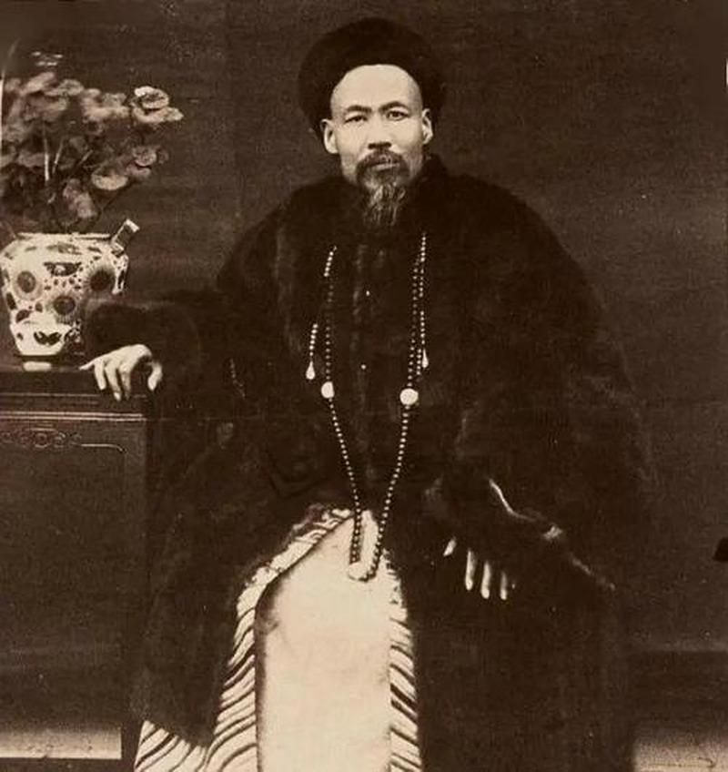 刘锦棠十岁没了爹,二十七岁没了叔,新疆巡抚当到头,却在朝廷面前递了五次辞呈。
