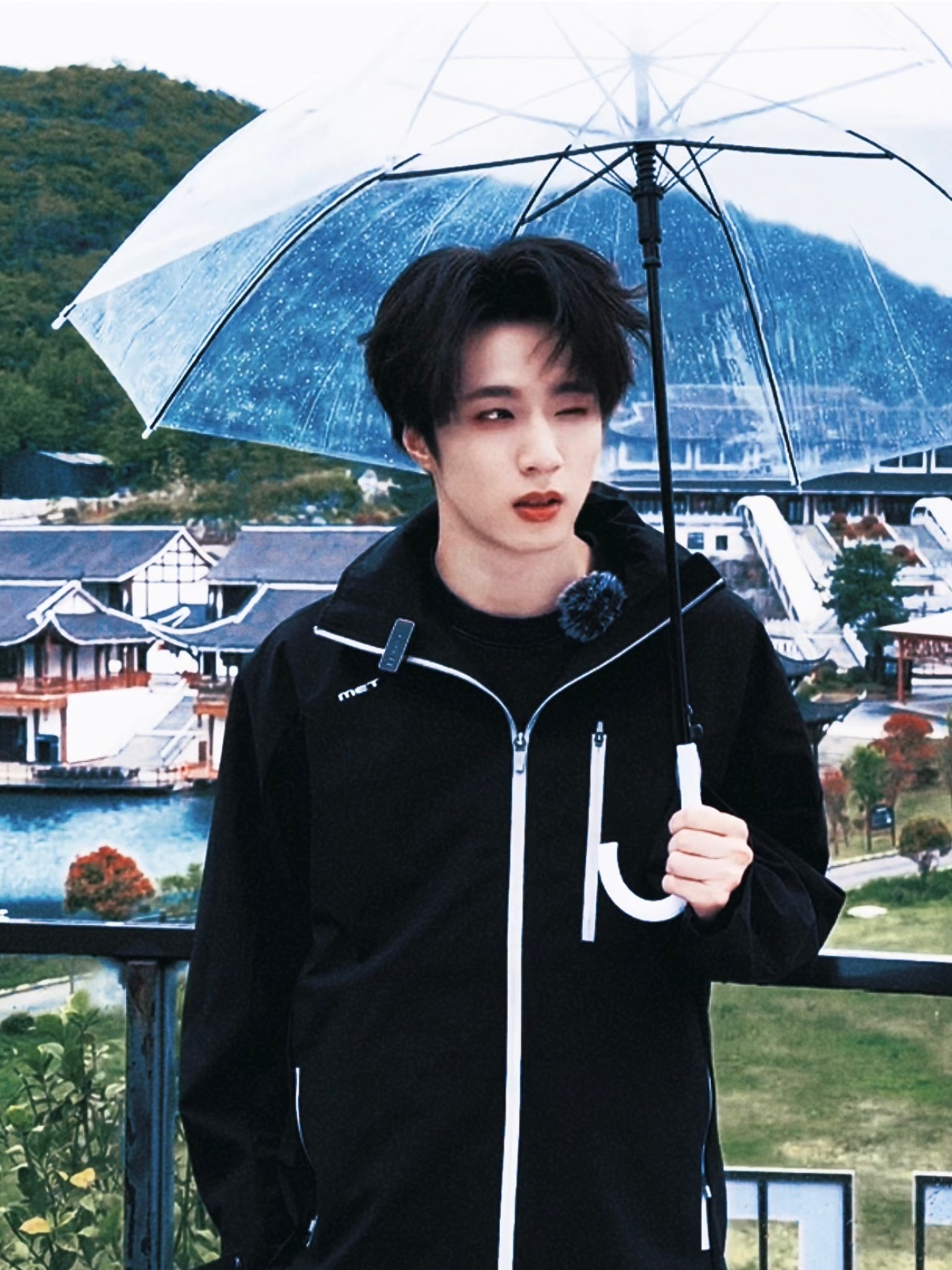 雨下一整晚 心也随之颤动 