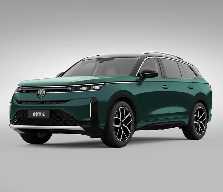 饕餮盛宴的北京国际车展上，威武大气的一汽-大众全新揽巡，吸引了众多参观者的眼球，