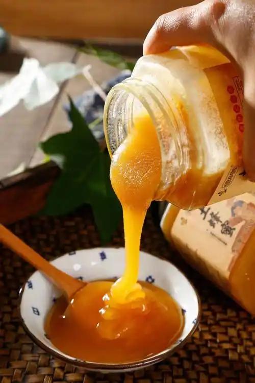 蜂蜜也会变质
       蜂蜜并非能永远不变质。理论上，蜂蜜作为糖的过饱和溶液